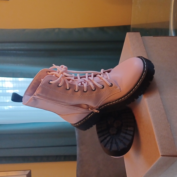 Mix No. 6 Shoes - Nwt! Light pink, Mix no.6, combat bootie! SZ.8.5